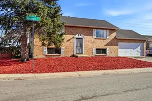 5528 Granby St, Denver, CO 80239 - Photo 3