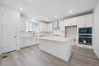 9255 Telluride Court, Commerce City, CO 80022 - Photo 5