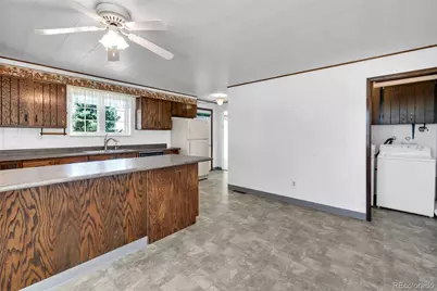 355 E Woodward Avenue, Keenesburg, CO 80643 - Photo 15