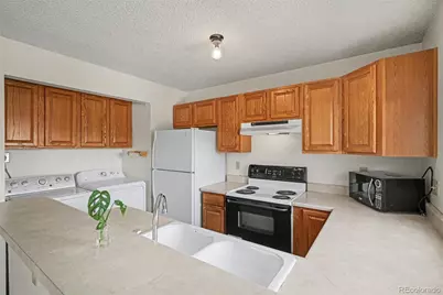 1110 S Waco Street #E, Aurora, CO 80017 - Photo 5