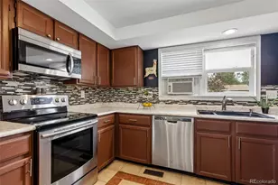 18729 E Oregon Dr, Aurora, CO 80017 - Photo 11