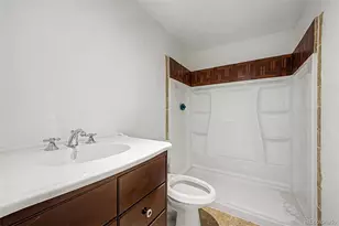 5543 Hannibal Ct, Denver, CO 80239 - Photo 19