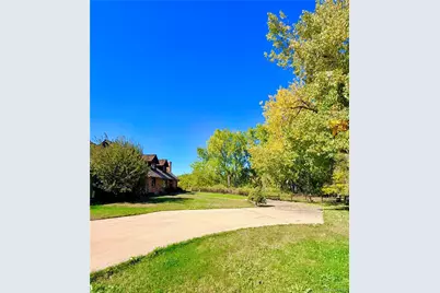 8935 W Bear Creek Drive, Lakewood, CO 80227 - Photo 5