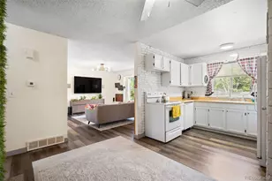 1927 Cathay Ct, Aurora, CO 80011 - Photo 5