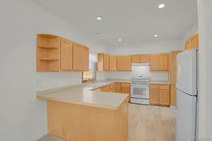 470 S Soaring Eagle Dr, Pueblo, CO 81007 - Photo 9