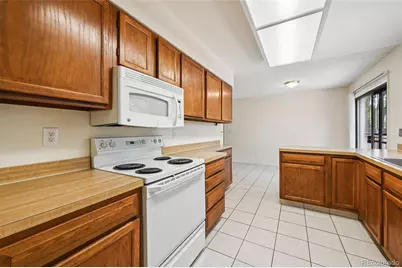 82 S Eagle Circle, Aurora, CO 80012 - Photo 3