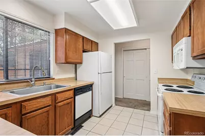 82 S Eagle Circle, Aurora, CO 80012 - Photo 5