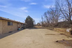 43 Lansing St, Aurora, CO 80010 - Photo 17