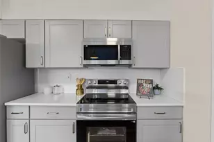 3548 S Hillcrest Dr, Denver, CO 80237 - Photo 15