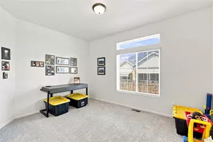58 S Oak Hill Ct, Aurora, CO 80018 - Photo 25