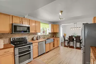 363 Toledo St, Aurora, CO 80011 - Photo 9
