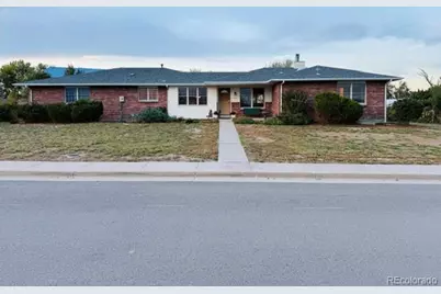 525 E Kiser Avenue, Keenesburg, CO 80643 - Photo 1