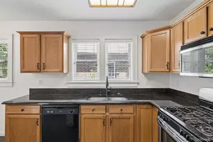 2277 Ivanhoe St, Denver, CO 80207 - Photo 9