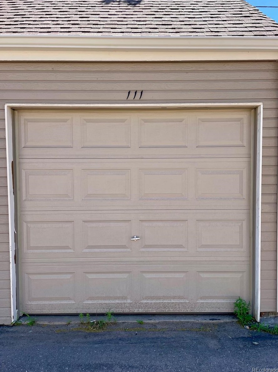 5725 Atlantic Pl, Denver CO  80227-2560 exterior