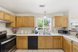 4993 Jasper Ct, Denver, CO 80239 - Photo 7