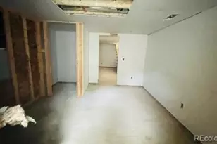 3233 Curtis Street, Denver, CO 80205 - Photo 11