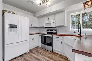 1563 S Danube Way, Aurora, CO 80017 - Photo 9