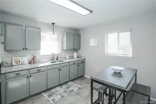 842 S Worchester St, Aurora, CO 80012 - Photo 5