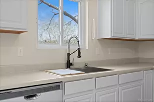 7422 Eagle Rock Dr, Littleton, CO 80125 - Photo 9