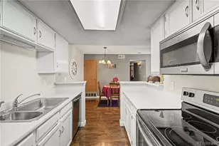 942 S Walden St, Aurora, CO 80017 - Photo 9