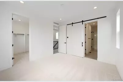 10904 E Hinsdale Circle, Centennial, CO 80112 - Photo 9