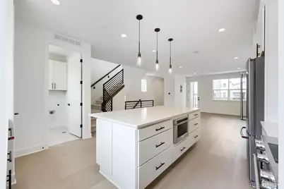 10904 E Hinsdale Circle, Centennial, CO 80112 - Photo 3