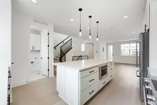 10904 E Hinsdale Circle, Centennial, CO 80112 - Photo 3