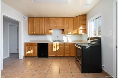 702 Scranton Court, Aurora, CO 80011 - Photo 13