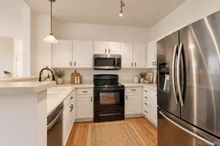 8527 S Upham Way, Littleton, CO 80128 - Photo 7