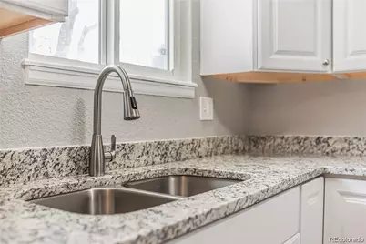 2556 S Cimarron Street, Aurora, CO 80014 - Photo 11