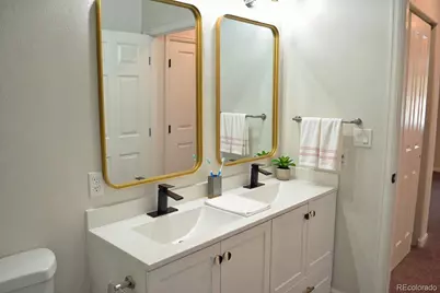 4085 S Crystal Circle #101, Aurora, CO 80014 - Photo 5
