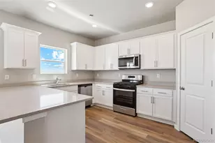 48270 Shetland Dr, Bennett, CO 80102 - Photo 3