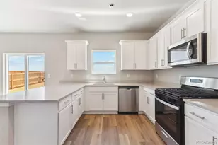 48270 Shetland Dr, Bennett, CO 80102 - Photo 9