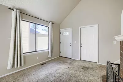 1021 Townley Circle, Longmont, CO 80501 - Photo 5