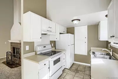 1021 Townley Circle, Longmont, CO 80501 - Photo 9