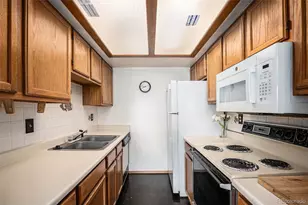 19192 E Wyoming Pl, Aurora, CO 80017 - Photo 9