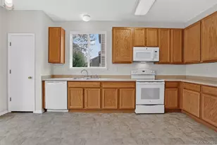 1201 S Fultondale Ct, Aurora, CO 80018 - Photo 9