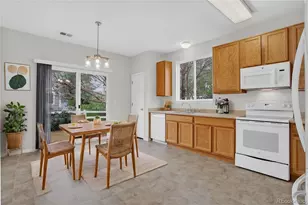 1201 S Fultondale Ct, Aurora, CO 80018 - Photo 11