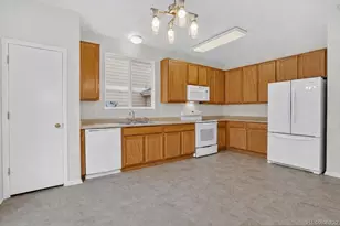 1201 S Fultondale Ct, Aurora, CO 80018 - Photo 13