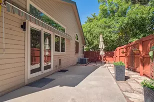 2242 S Moline Ct, Aurora, CO 80014 - Photo 29