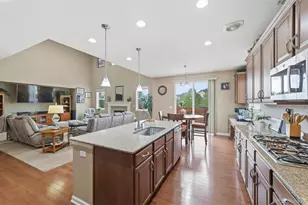 25690 E Hoover Pl, Aurora, CO 80016 - Photo 9