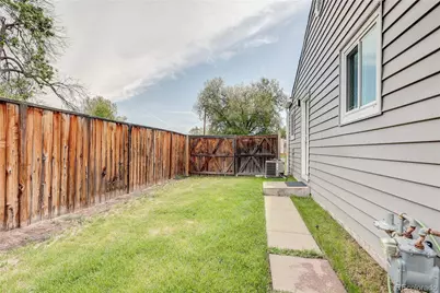 705 Newark Street, Aurora, CO 80010 - Photo 17