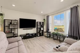 322 N Patsburg St, Aurora, CO 80018 - Photo 7