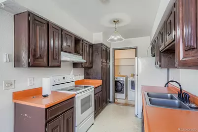 9859 Croke Drive, Denver, CO 80260 - Photo 7