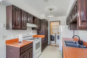 9859 Croke Dr, Denver, CO 80260 - Photo 7