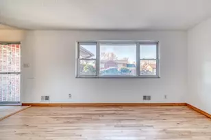 4994 Scranton Ct, Denver, CO 80239 - Photo 5