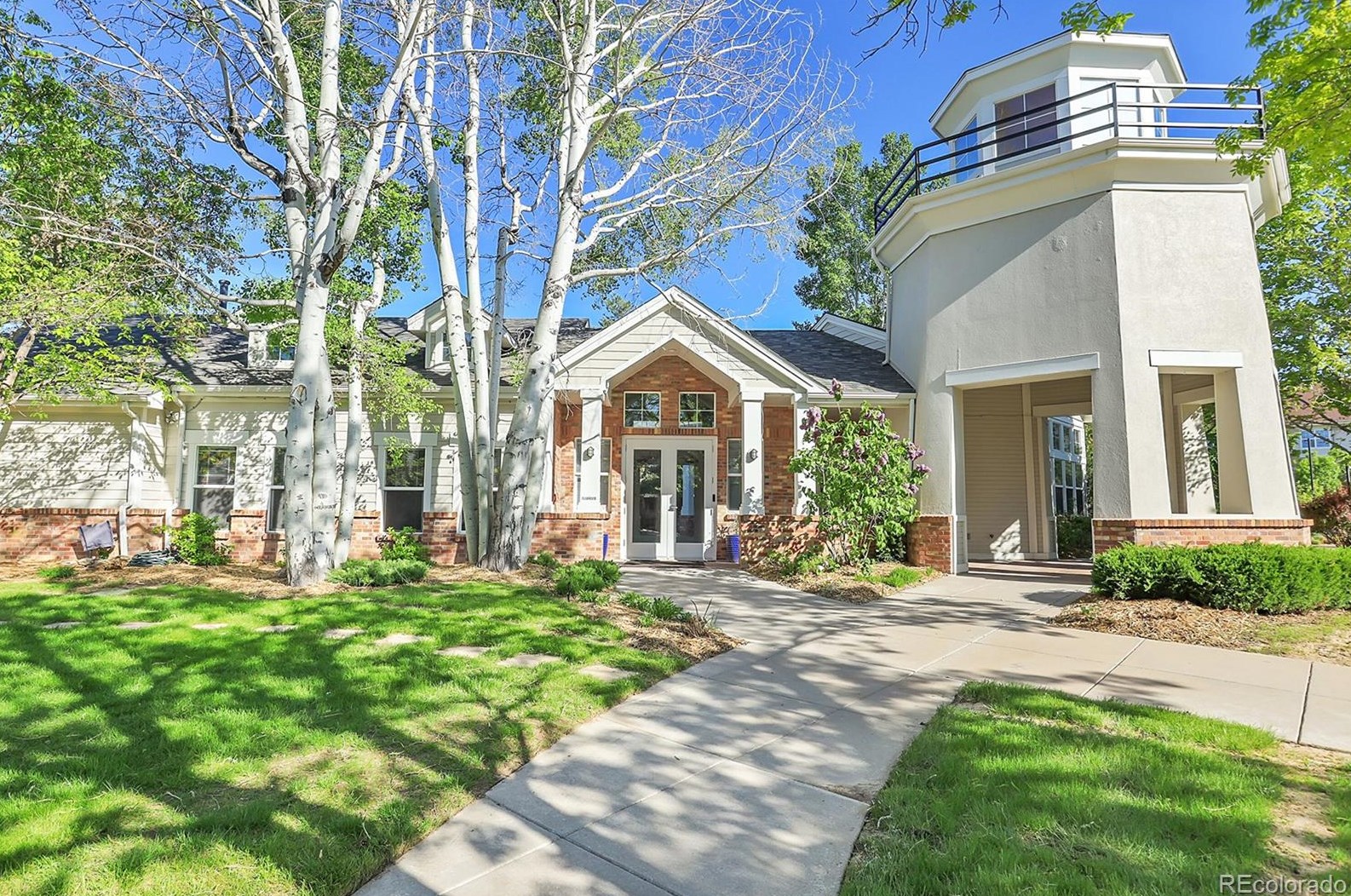 1011 Valentia St, Denver CO  80247-6812 exterior