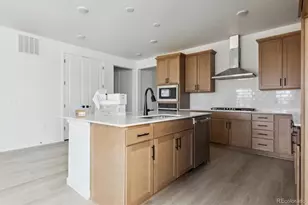 25224 E Warren Pl, Aurora, CO 80018 - Photo 7