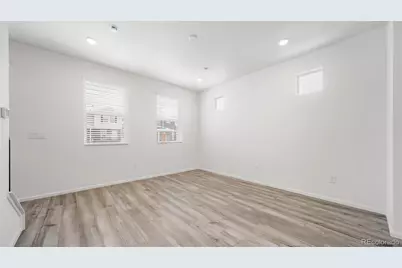 10134 Scranton Court, Commerce City, CO 80022 - Photo 9