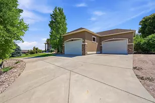 8898 Longs Peak Cir, Windsor, CO 80550 - Photo 3